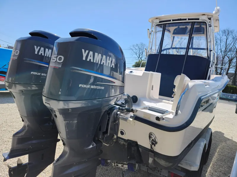 Slide: The Image of 2006 Grady-White Journey 258 boat with dual Yamaha 150 four-stroke engines. - 33