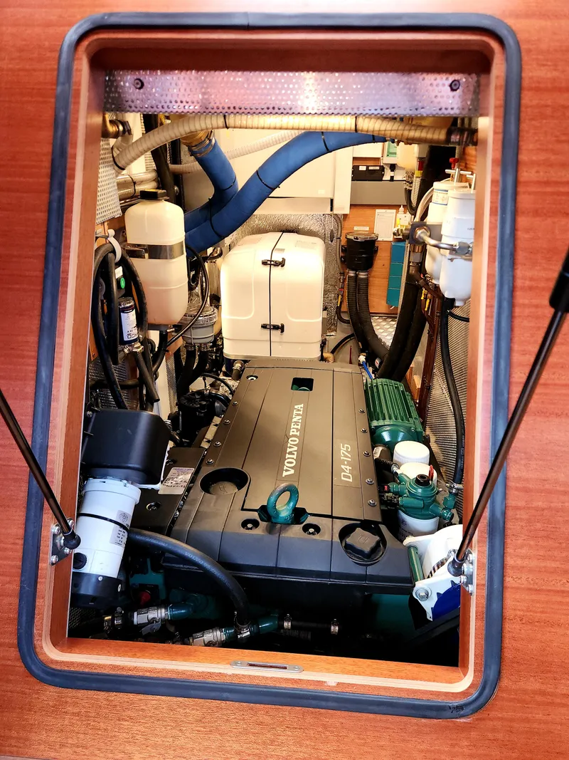 Slide: The Image of Hallberg-Rassy 57 2023 - 80