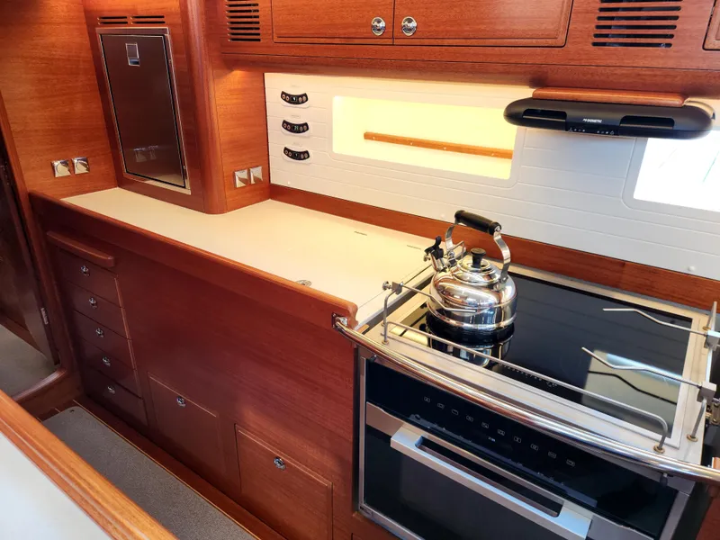 Slide: The Image of Hallberg-Rassy 57 2023 - 92