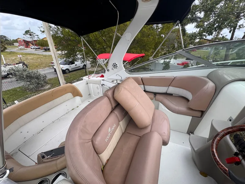 Slide: The Image of Four Winns 298 Vista 2004 - 4