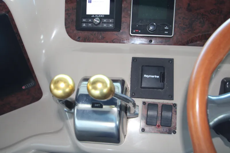 Slide: The Image of Sea Ray Sundancer 400 1999 - 103