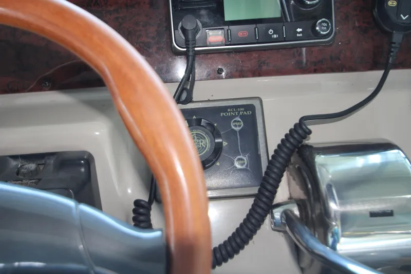 Slide: The Image of Sea Ray Sundancer 400 1999 - 105