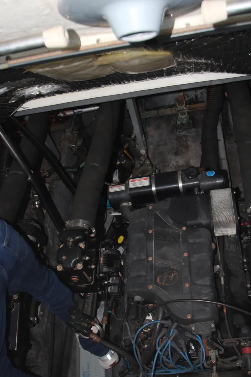 Slide: The Image of Sea Ray Sundancer 400 1999 - 110