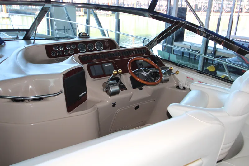 Slide: The Image of Sea Ray Sundancer 400 1999 - 111