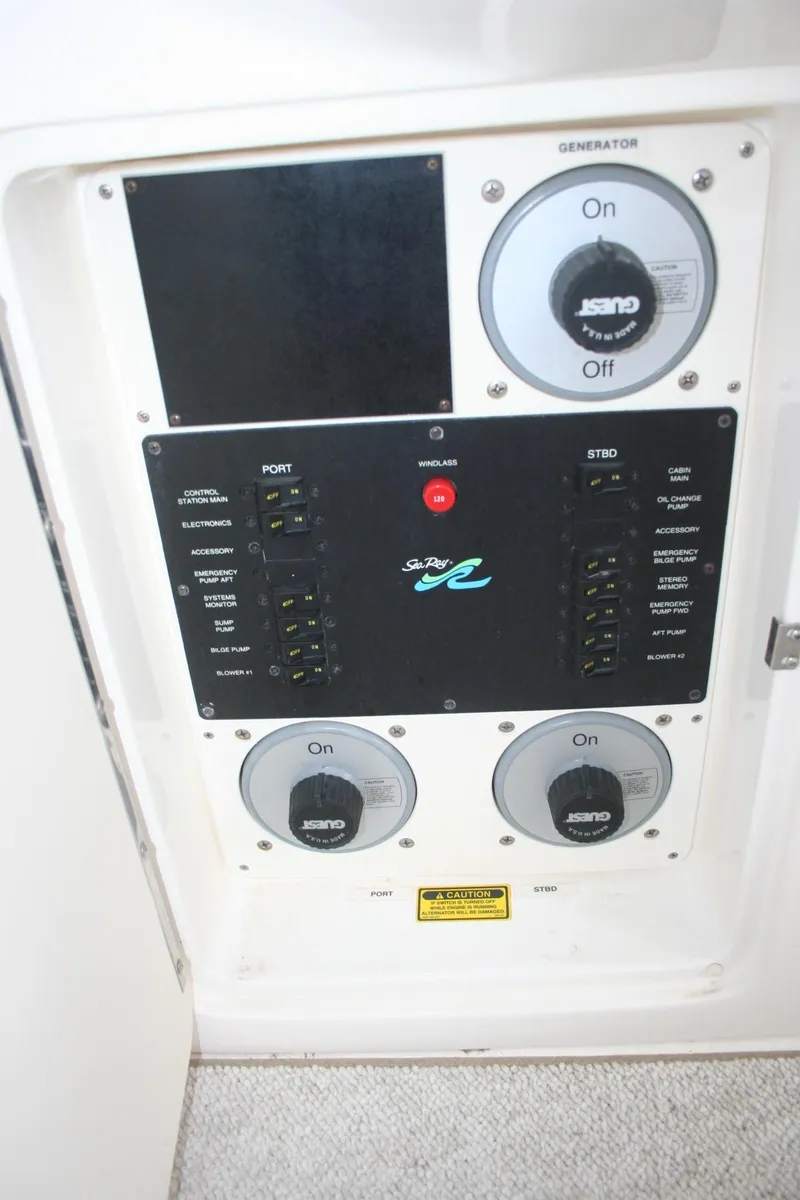 Slide: The Image of 1999 Sea Ray 400 Sundancer boat with registration TX 4814 JP. - 42