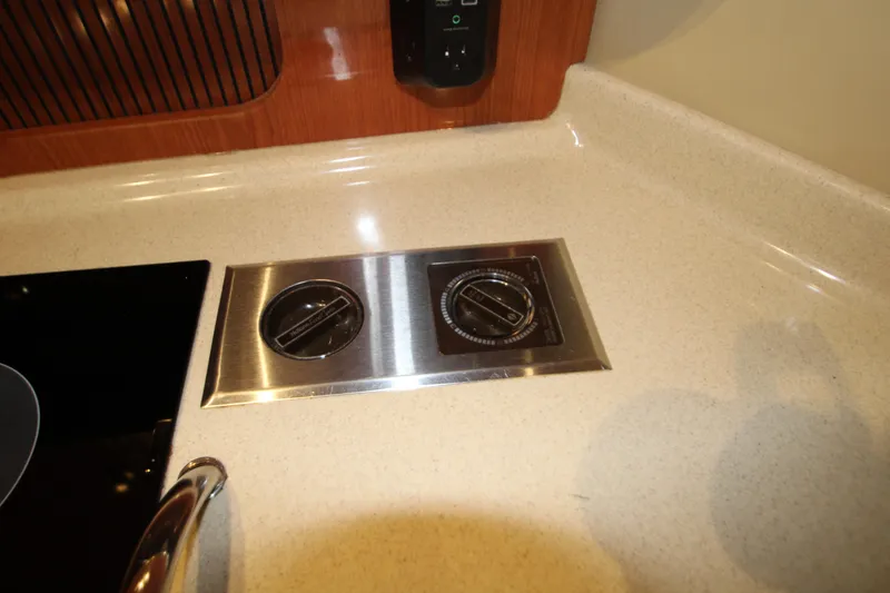 Slide: The Image of Sea Ray Sundancer 400 1999 - 86