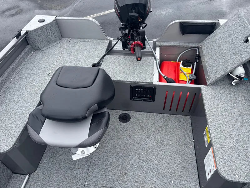 Slide: The Image of Crestliner 1650 Discovery Tiller 2025 - 2