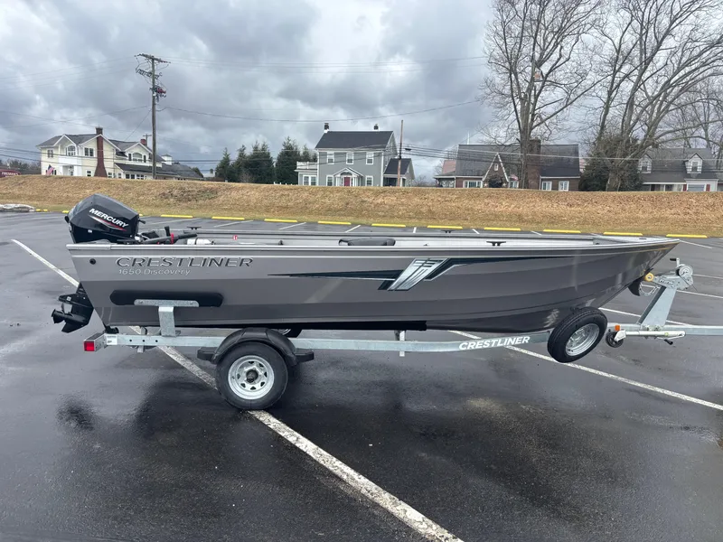 Slide: The Image of Crestliner 1650 Discovery Tiller 2025 - 3