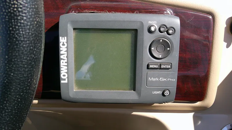 Slide: The Image of Lowrance Mark-5x Pro fishfinder on 2011 Bennington 2571 GLi boat dashboard. - 8
