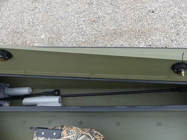 Slide: The Image of Lowe Outlet 20 2025 - 12