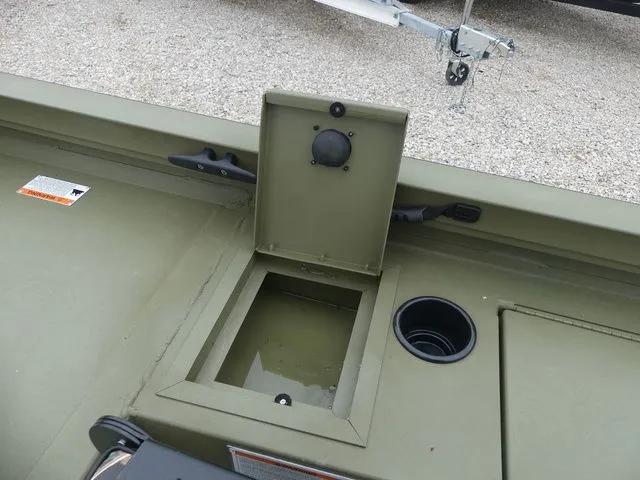 Slide: The Image of Lowe Outlet 20 2025 - 13