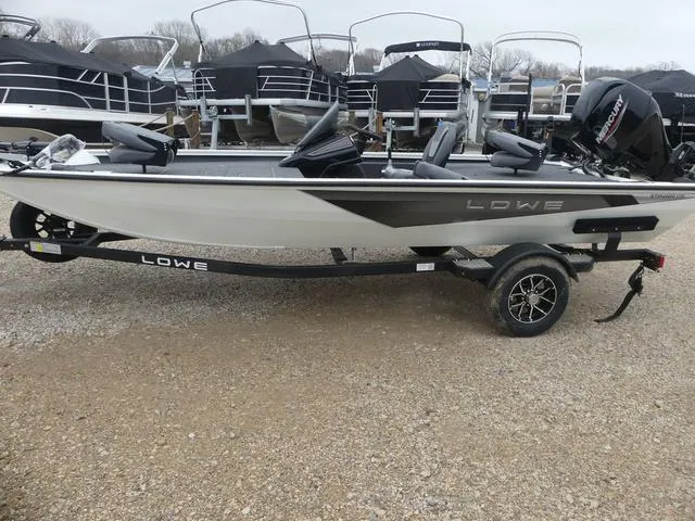 Slide: The Image of Lowe Stinger 175C 2025 - 1