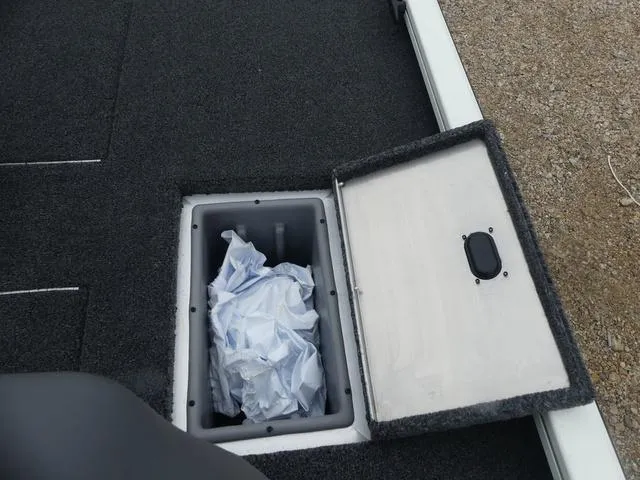 Slide: The Image of Lowe Stinger 175C 2025 - 14