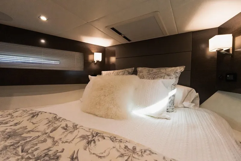 Slide: The Image of Cruisers 42 Cantius 2020 - 16