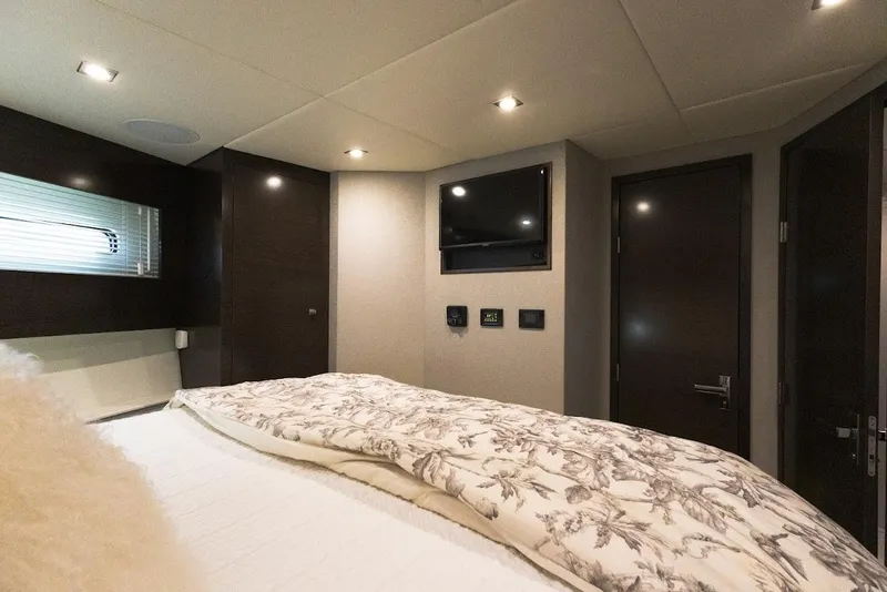 Slide: The Image of Cruisers 42 Cantius 2020 - 17