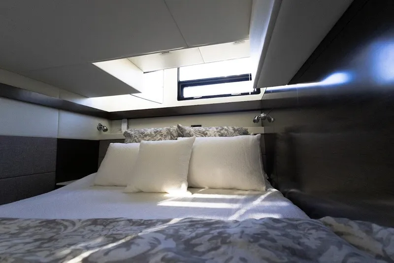 Slide: The Image of Cruisers 42 Cantius 2020 - 23