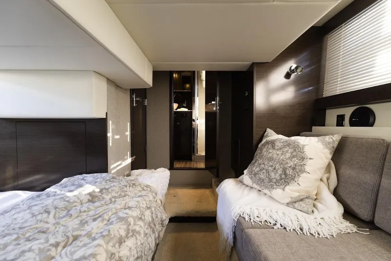 Slide: The Image of Cruisers 42 Cantius 2020 - 29