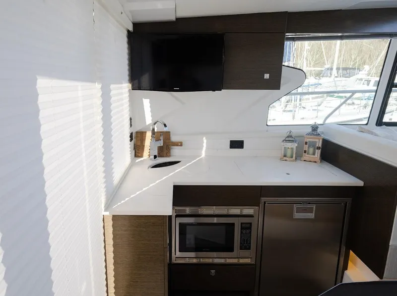 Slide: The Image of Cruisers 42 Cantius 2020 - 30