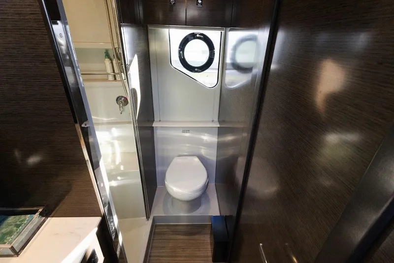 Slide: The Image of Cruisers Yachts 42 Cantius 2020 - 21