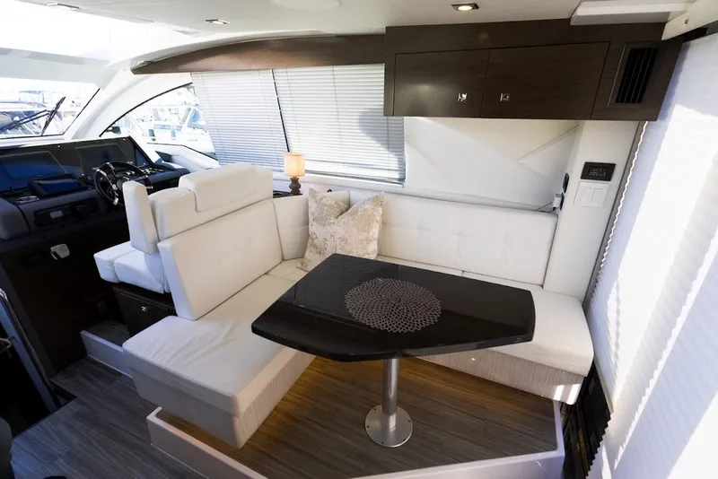 Slide: The Image of Cruisers Yachts 42 Cantius 2020 - 31