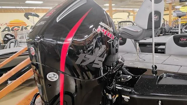 Slide: The Image of Ranger Z185 2025 - 18