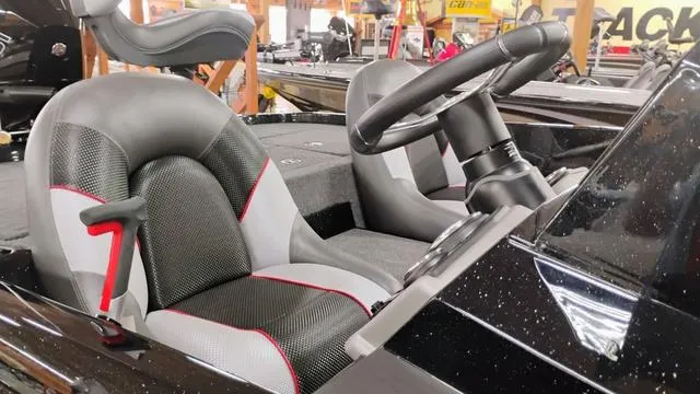 Slide: The Image of Ranger Z185 2025 - 23