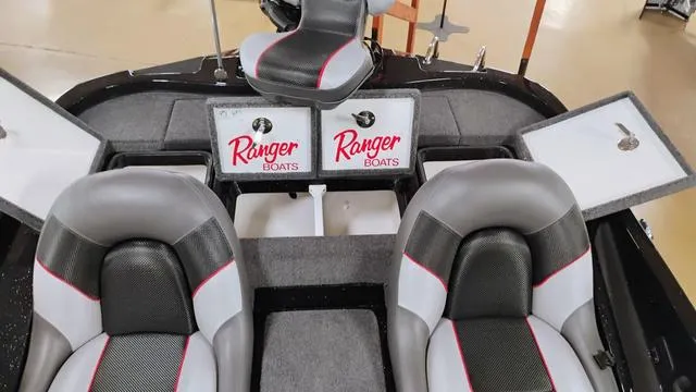 Slide: The Image of Ranger Z185 2025 - 33