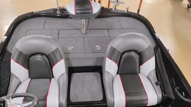 Slide: The Image of Ranger Z185 2025 - 34