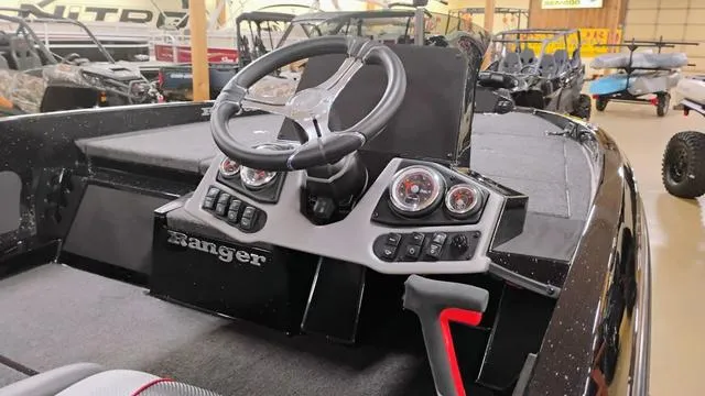 Slide: The Image of Ranger Z185 2025 - 40