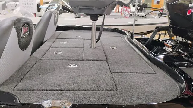 Slide: The Image of Ranger Z185 2025 - 45