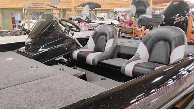 Slide: The Image of Ranger Z185 2025 - 49