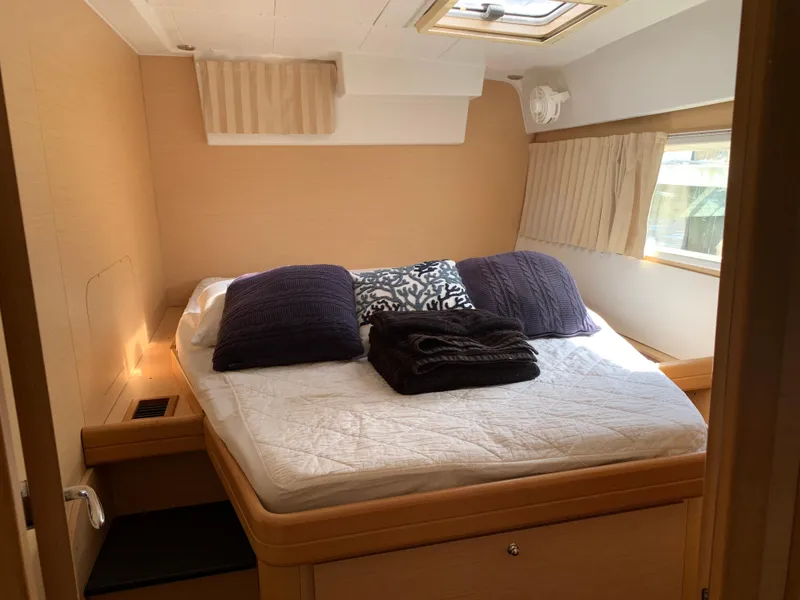 Slide: The Image of Lagoon 420 2007 - 19