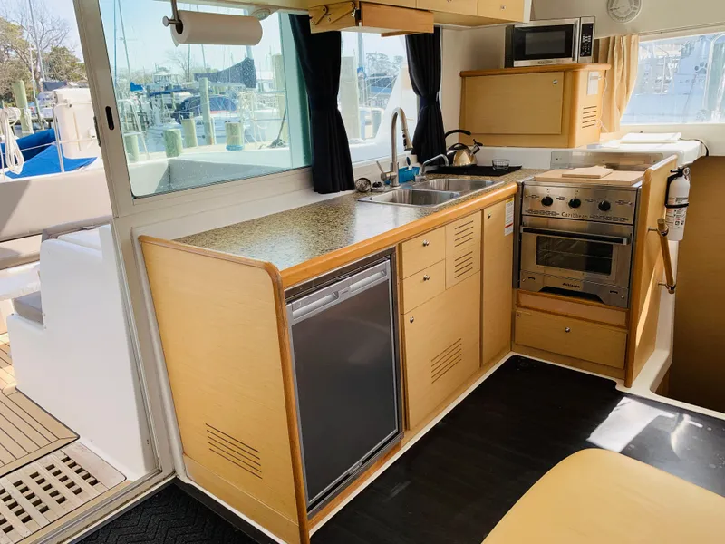 Slide: The Image of Lagoon 420 2007 - 3