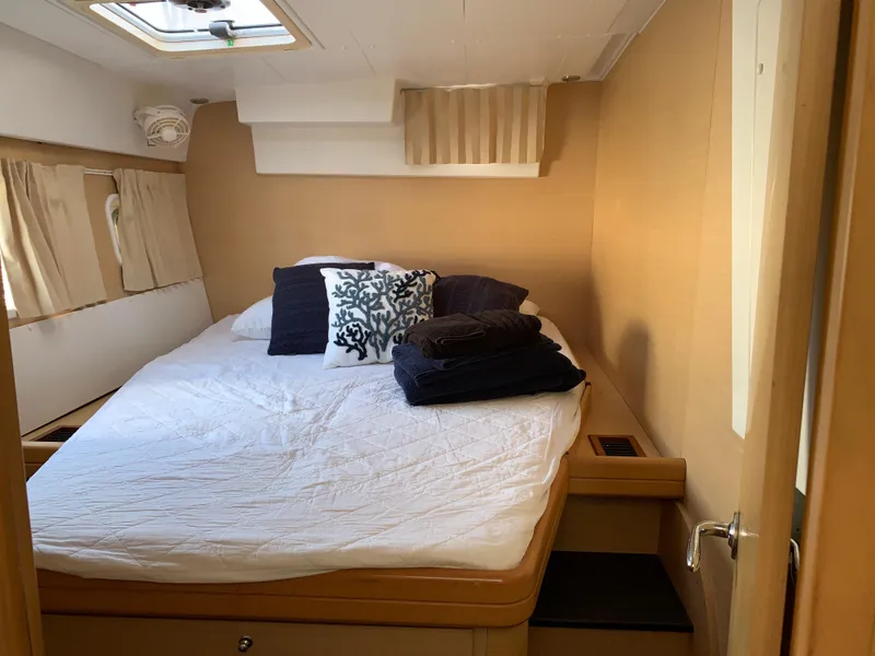 Slide: The Image of Lagoon 420 2007 - 30