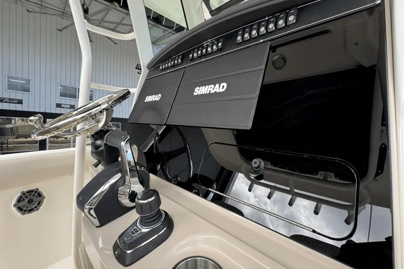 Slide: The Image of Boston Whaler 330 Outrage 2025 - 24