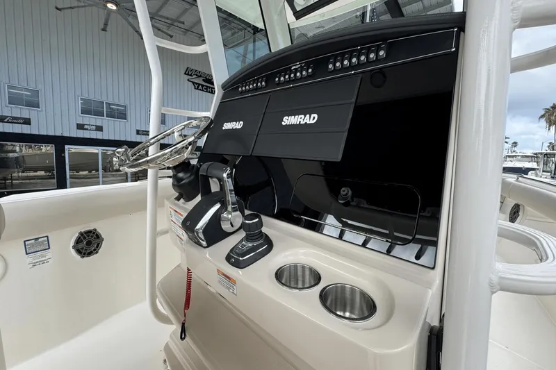 Slide: The Image of Boston Whaler 330 Outrage 2025 - 25