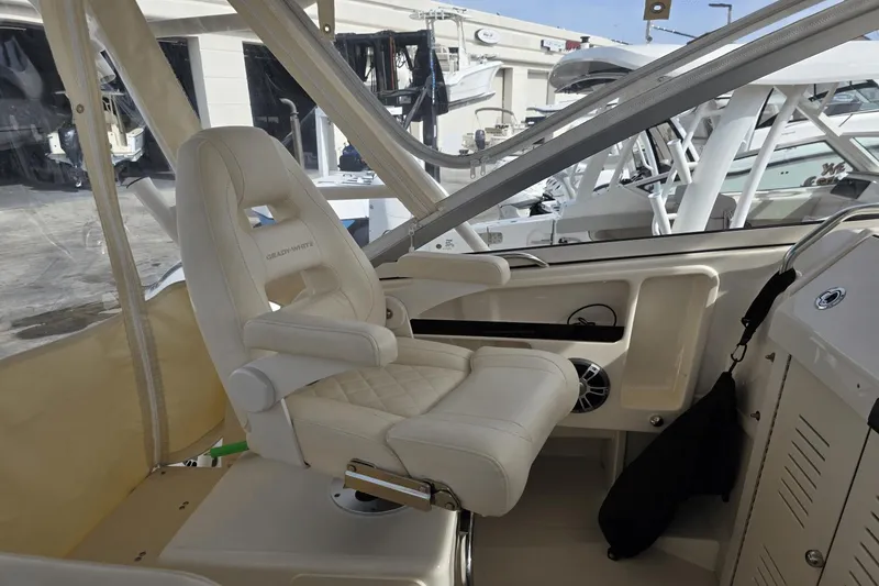 Slide: The Image of Grady-White Marlin 300 2023 - 13