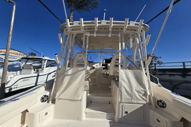 Slide: The Image of Grady-White Marlin 300 2023 - 18