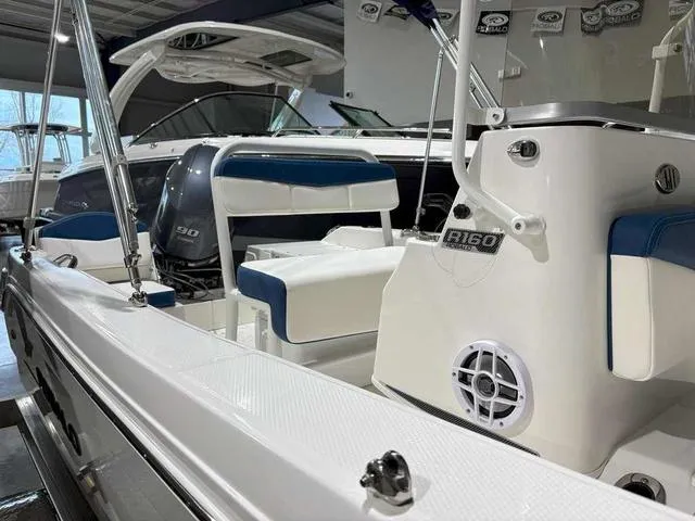Slide: The Image of Robalo R160 Center Console 2025 - 9
