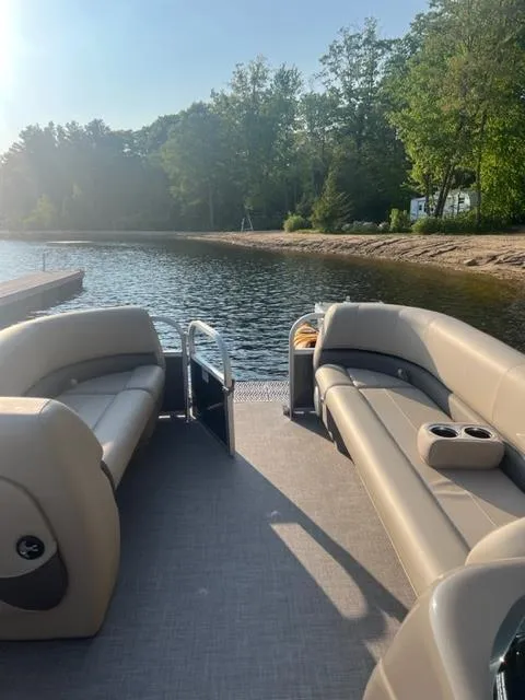 Slide: The Image of Sun Tracker Party Barge 18DLX 2023 - 4