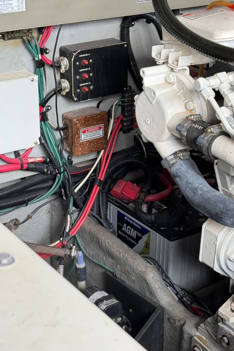 Slide: The Image of Sea Ray 370 Express Cruiser 1997 - 57