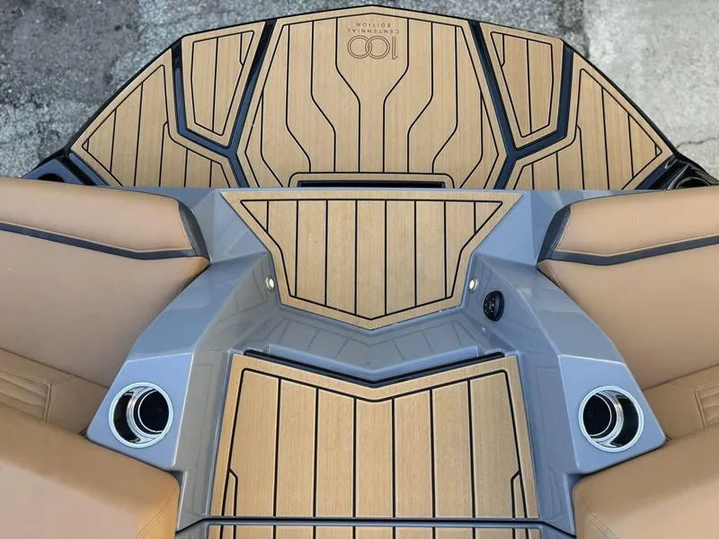 Slide: The Image of Nautique Super Air Nautique G23 2025 - 10