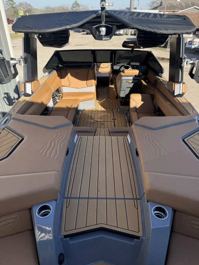 Slide: The Image of Nautique Super Air Nautique G23 2025 - 12