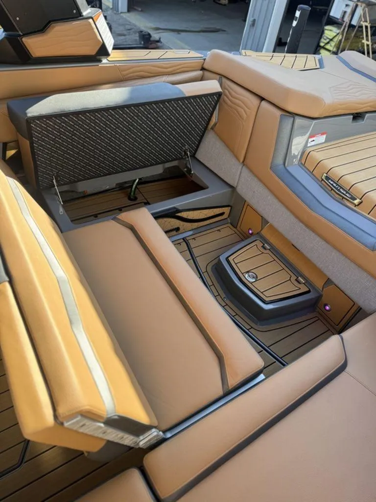 Slide: The Image of Nautique Super Air Nautique G23 2025 - 16