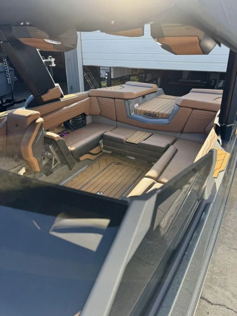 Slide: The Image of Nautique Super Air Nautique G23 2025 - 4