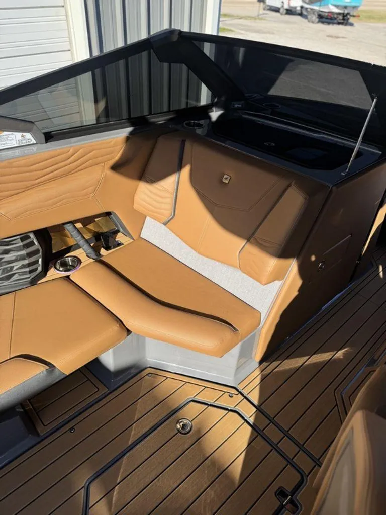 Slide: The Image of Nautique Super Air Nautique G23 2025 - 8