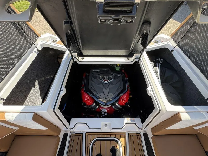 Slide: The Image of Nautique Super Air Nautique S23 2025 - 16