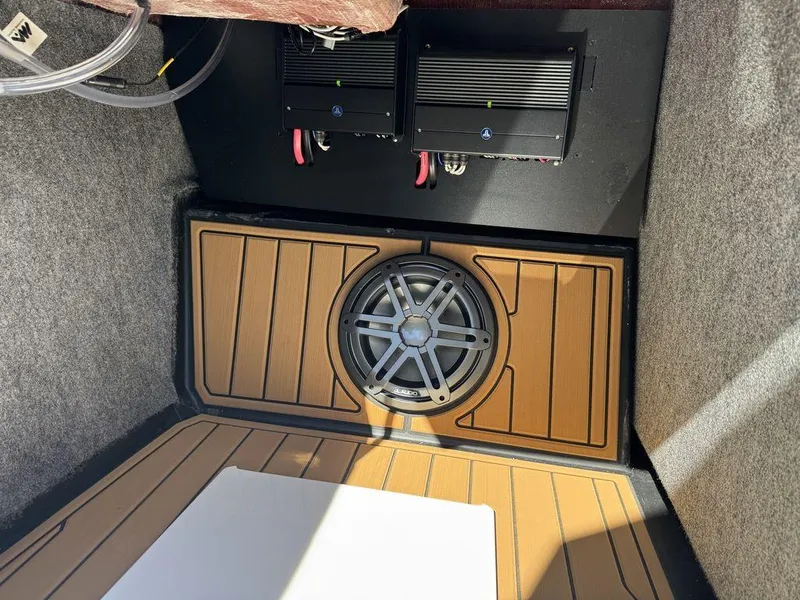 Slide: The Image of Nautique Super Air Nautique S23 2025 - 18