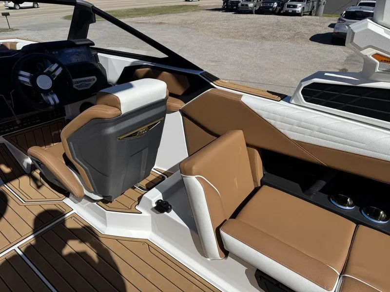 Slide: The Image of Nautique Super Air Nautique S23 2025 - 9