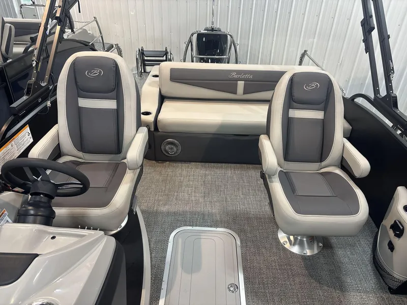 Slide: The Image of Barletta Cabrio 22UC 2025 - 8